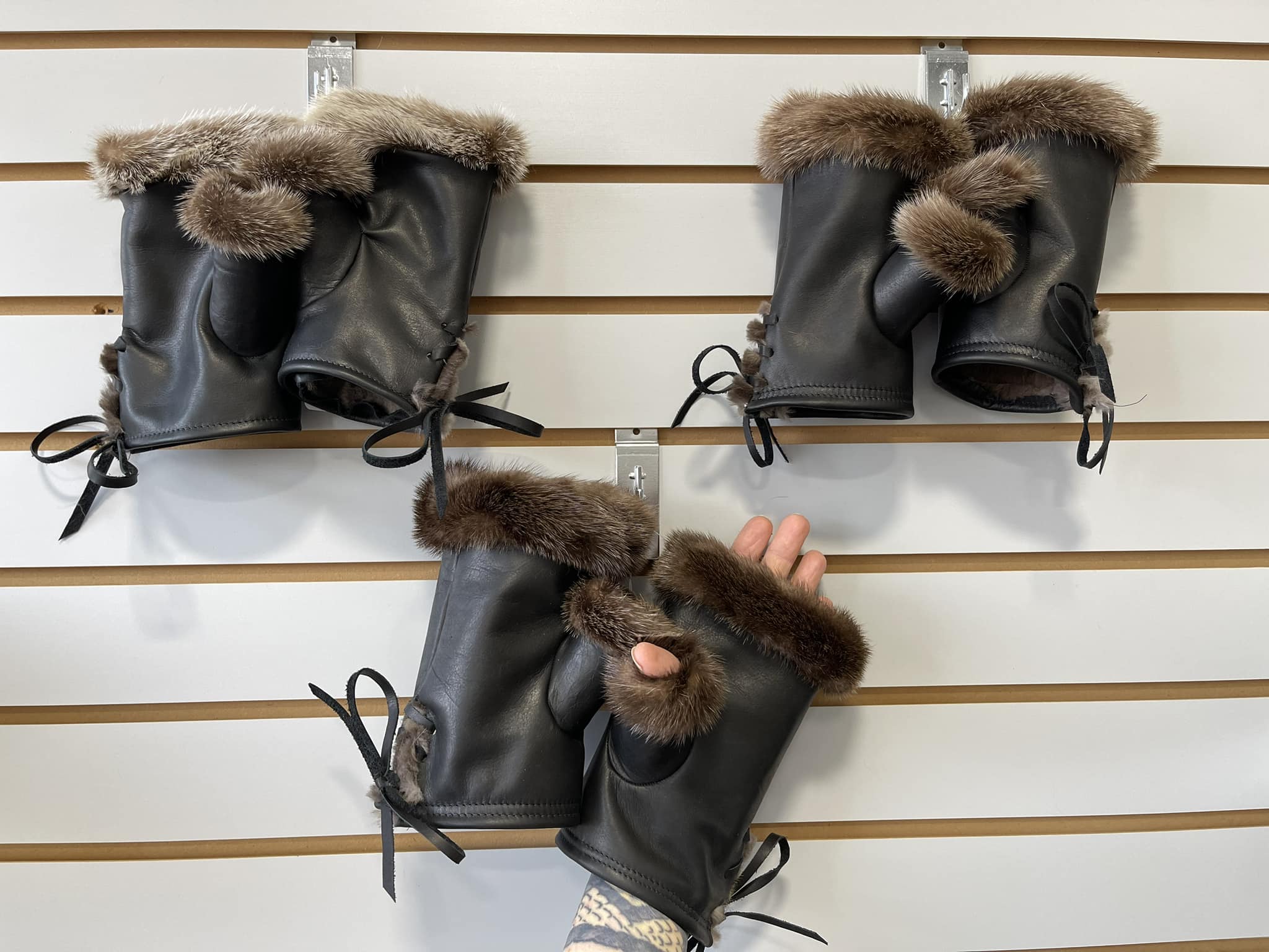 fingerless gloves